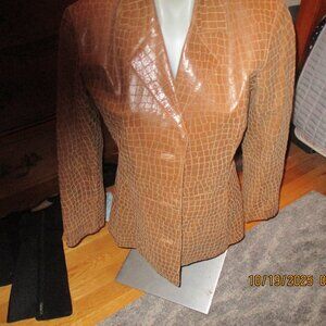 DIALOGUE BROWN ALLEGATOR DESIGN SZ SMALL LEATHER JACKET WIRN TWICE
